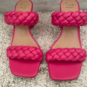 Never worn a new day heel